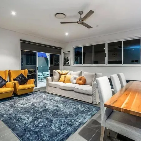 Large Spacious 4Br4B Surfers Villa With Pool 1 Gold Coast Exterior photo